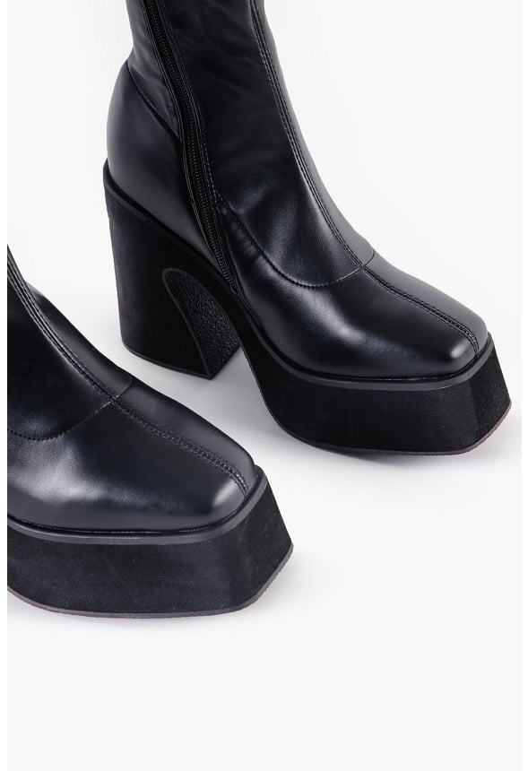 Nuria Block Heeled Ankle Boot Black
