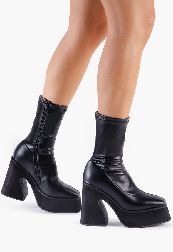 Nuria Block Heeled Ankle Boot Black