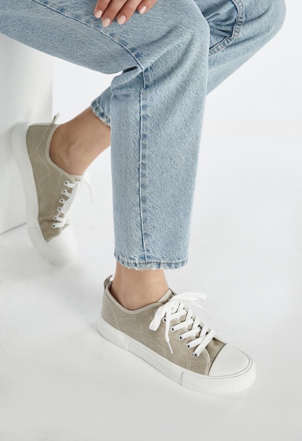 Jeymi Low Top Trainers Off White